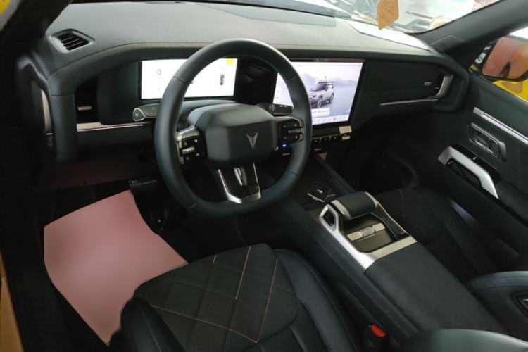 Used Deepal G318 2025 Worry-Free Adventure Edition Four-Wheel Drive Secret Realm Version Center Console