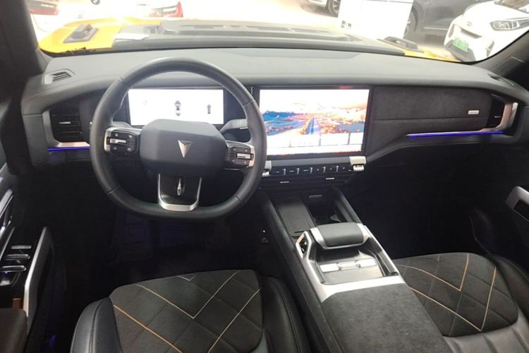 Used Deepal G318 2025 Worry-Free Adventure Edition Four-Wheel Drive Secret Realm Version Center Console
