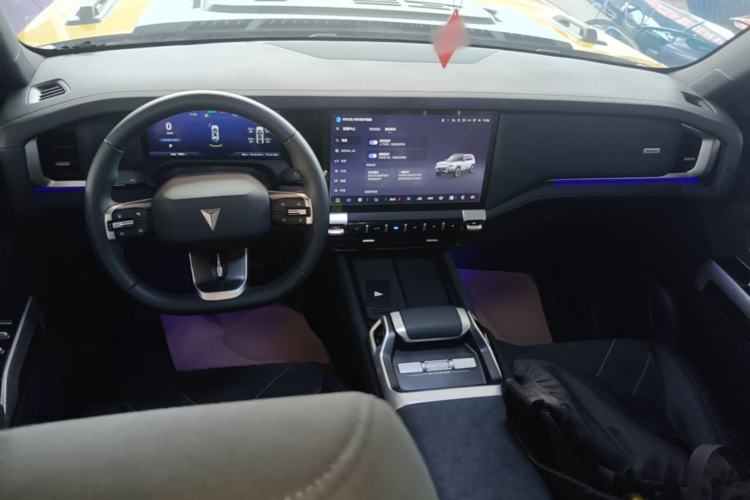 Used Deepal G318 2025 Worry-Free Adventure Edition Four-Wheel Drive Secret Realm Version Center Console