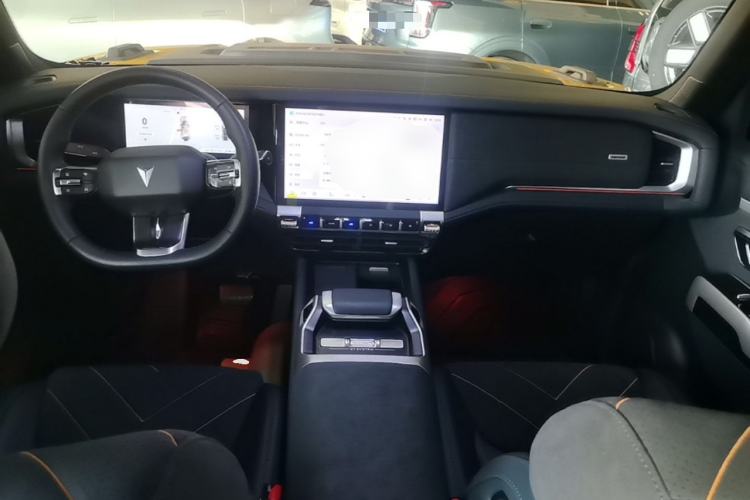 Used Deepal G318 2025 Worry-Free Adventure Edition Four-Wheel Drive Secret Realm Version Center Console