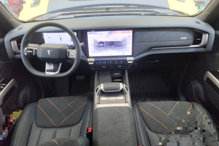 Used Deepal G318 2025 Worry-Free Adventure Edition Four-Wheel Drive Secret Realm Version Center Console