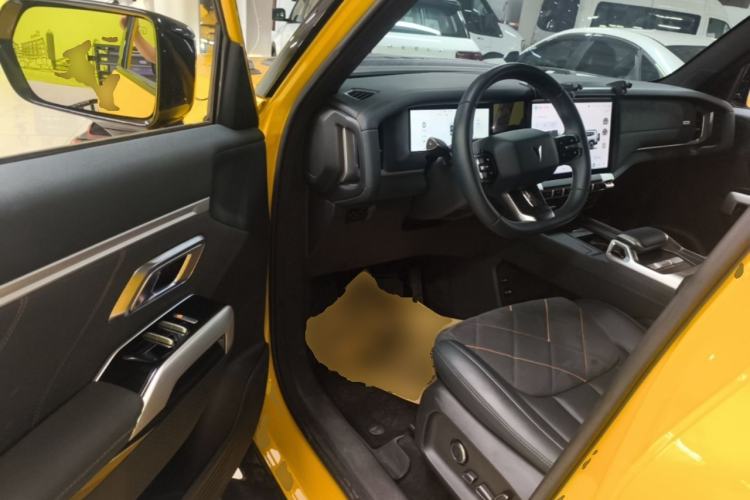 Used Deepal G318 2025 Worry-Free Cross-Country Edition Four-Wheel Drive Distant Mountains Version Driver Seat