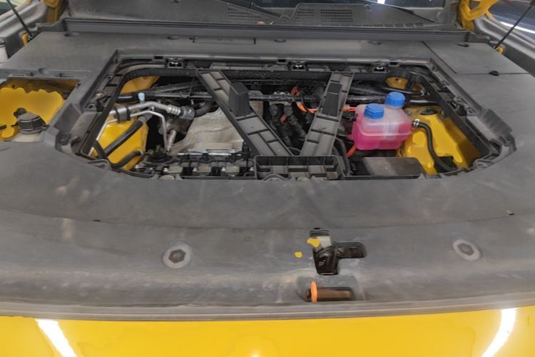 Used Deepal G318 2025 Worry-Free Adventure Edition Four-Wheel Drive Secret Realm Version Engine Bay