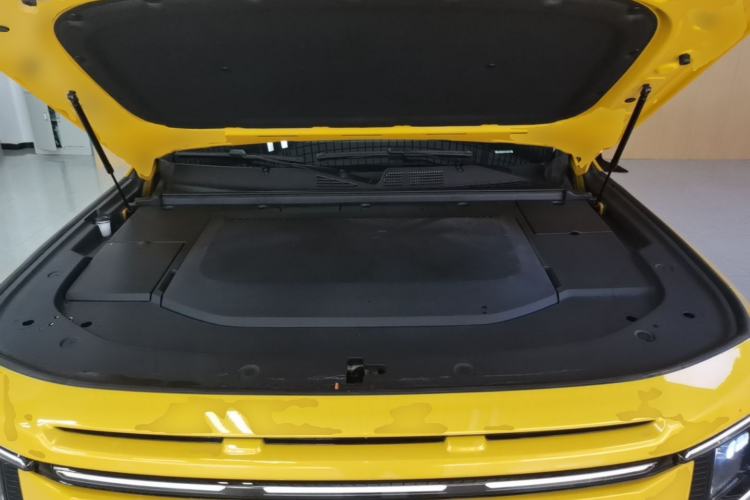 Used Deepal G318 2025 Worry-Free Adventure Edition Four-Wheel Drive Secret Realm Version Engine Bay
