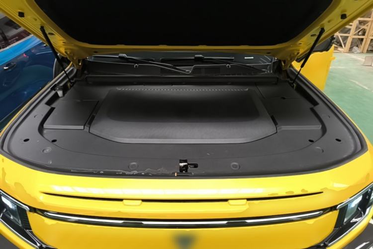 Used Deepal G318 2025 Worry-Free Adventure Edition Four-Wheel Drive Secret Realm Version Engine Bay