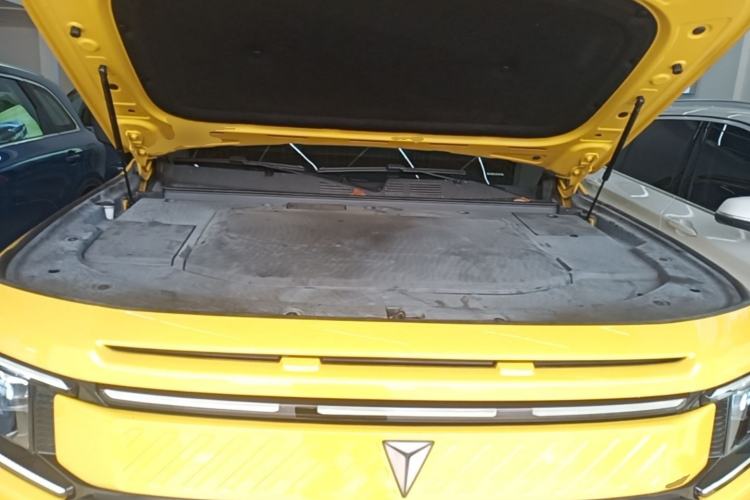 Used Deepal G318 2025 Worry-Free Adventure Edition Four-Wheel Drive Secret Realm Version Engine Bay