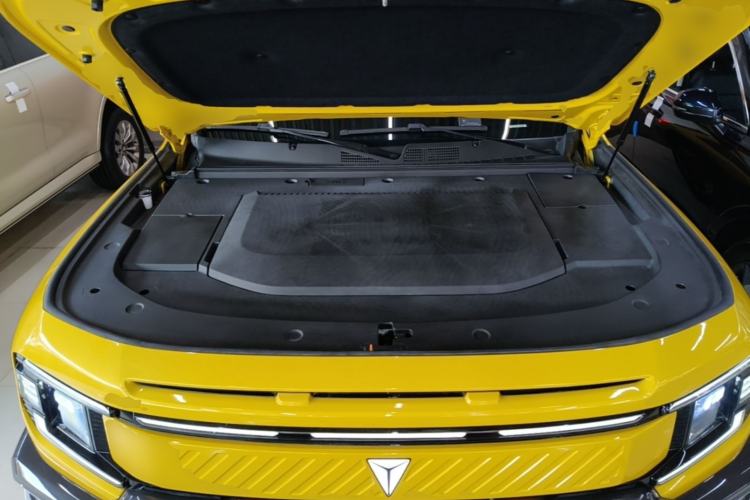 Used Deepal G318 2025 Worry-Free Adventure Edition Four-Wheel Drive Secret Realm Version Engine Bay