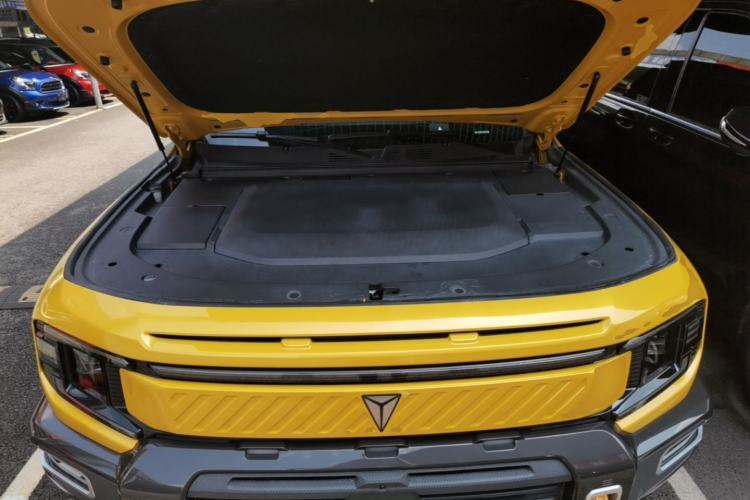 Used Deepal G318 2025 Worry-Free Adventure Edition Four-Wheel Drive Secret Realm Version Engine Bay