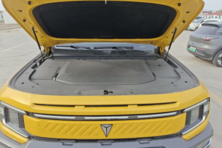 Used Deepal G318 2025 Worry-Free Adventure Edition Four-Wheel Drive Secret Realm Version Engine Bay