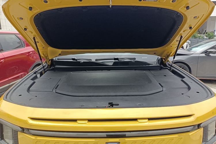 Used Deepal G318 2025 Worry-Free Adventure Edition Four-Wheel Drive Secret Realm Version Engine Bay