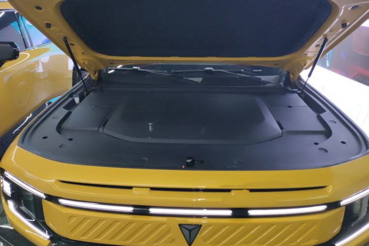 Used Deepal G318 2025 Worry-Free Adventure Edition Four-Wheel Drive Secret Realm Version Engine Bay