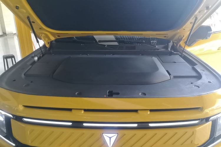 Used Deepal G318 2025 Worry-Free Adventure Edition Four-Wheel Drive Secret Realm Version Engine Bay