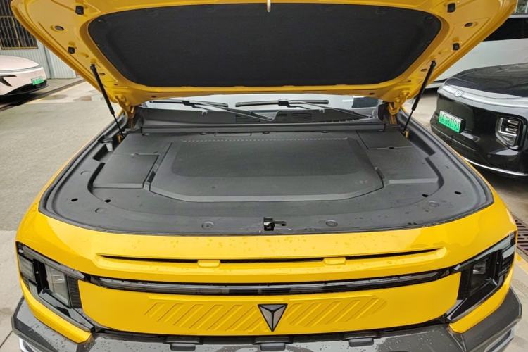 Used Deepal G318 2025 Worry-Free Adventure Edition Four-Wheel Drive Secret Realm Version Engine Bay