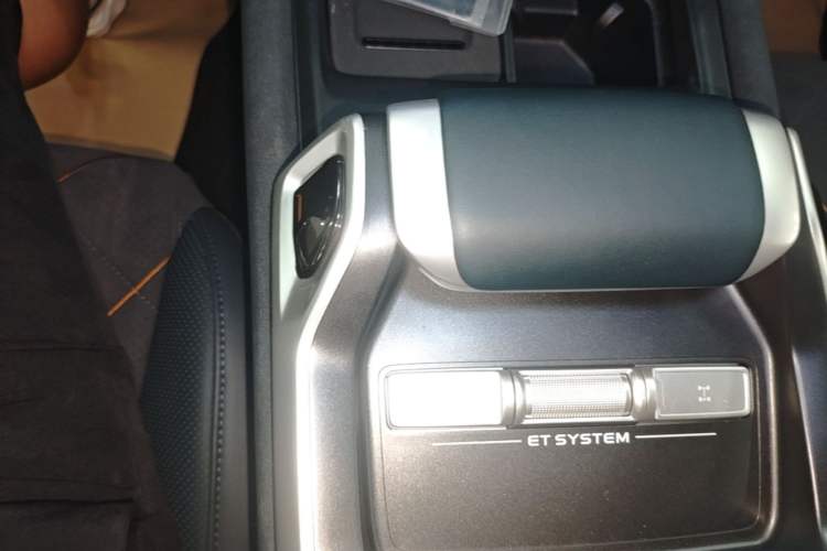 Used Deepal G318 2025 Worry-Free Adventure Edition Four-Wheel Drive Secret Realm Version Gear Lever