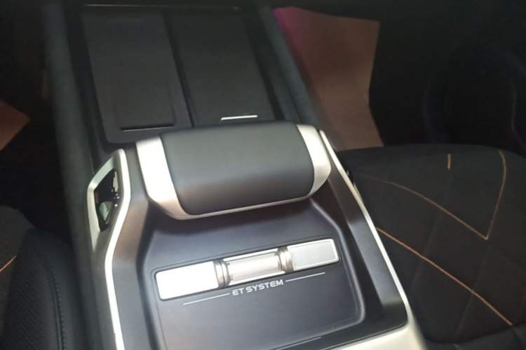 Used Deepal G318 2025 Worry-Free Adventure Edition Four-Wheel Drive Secret Realm Version Gear Lever