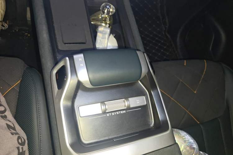 Used Deepal G318 2025 Worry-Free Cross-Country Edition Four-Wheel Drive Distant Mountains Version Gear Lever