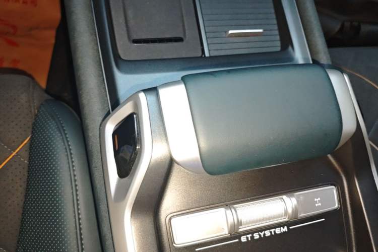 Used Deepal G318 2025 Worry-Free Adventure Edition Four-Wheel Drive Secret Realm Version Gear Lever