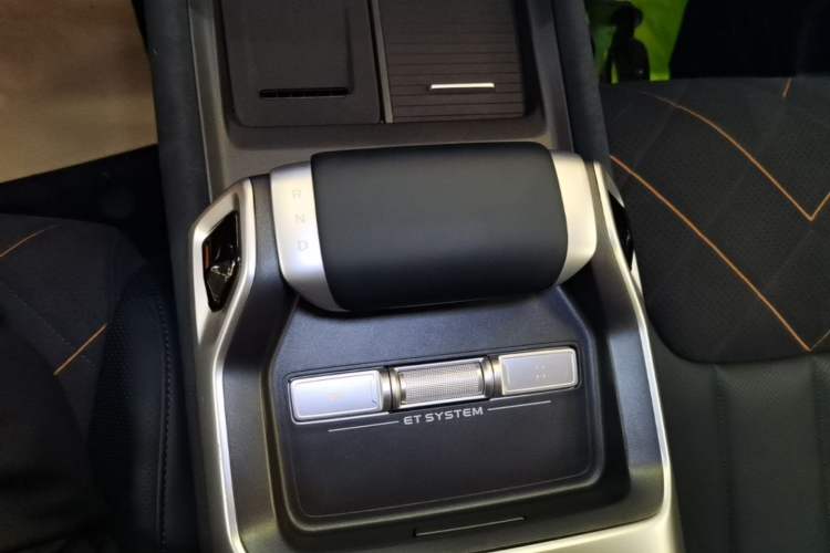 Used Deepal G318 2025 Worry-Free Cross-Country Edition Four-Wheel Drive Distant Mountains Version Gear Lever