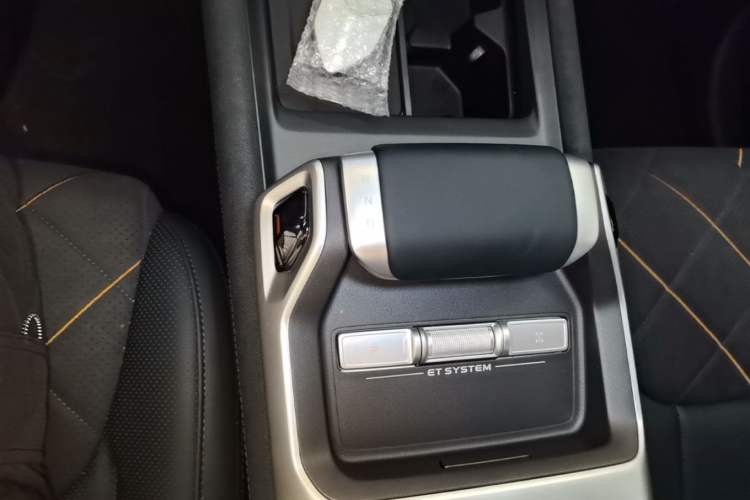 Used Deepal G318 2025 Worry-Free Cross-Country Edition Four-Wheel Drive Distant Mountains Version Gear Lever