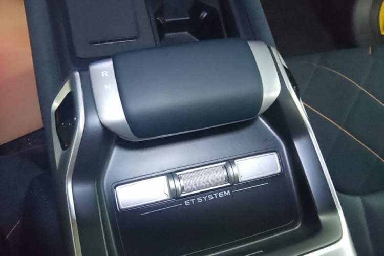 Used Deepal G318 2025 Worry-Free Adventure Edition Four-Wheel Drive Secret Realm Version Gear Lever