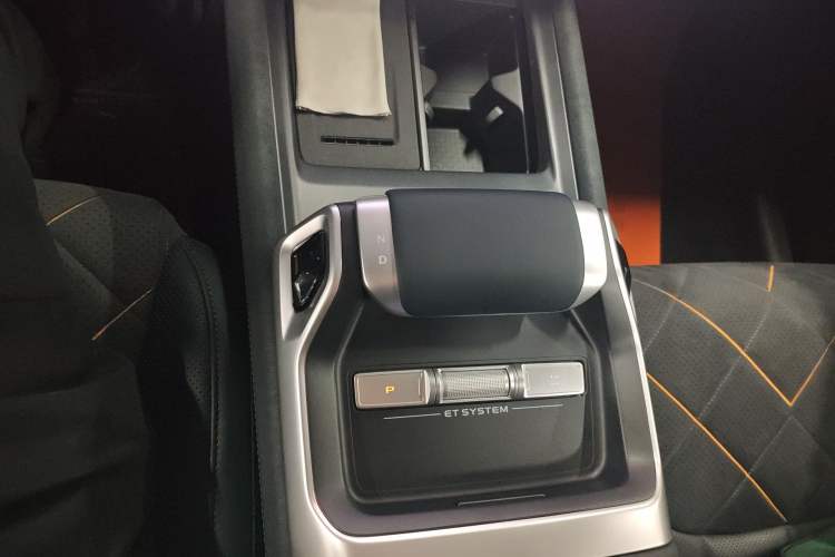 Used Deepal G318 2025 Worry-Free Cross-Country Edition Four-Wheel Drive Distant Mountains Version Gear Lever