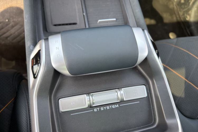 Used Deepal G318 2025 Worry-Free Cross-Country Edition Four-Wheel Drive Distant Mountains Version Gear Lever