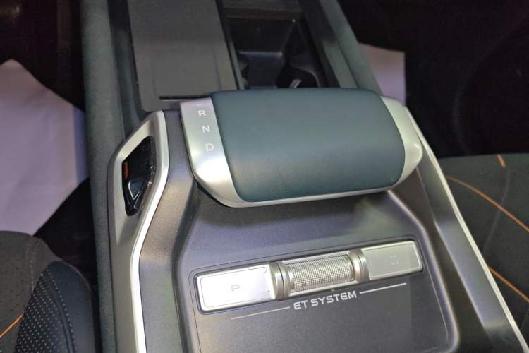 Used Deepal G318 2025 Worry-Free Adventure Edition Four-Wheel Drive Secret Realm Version Gear Lever