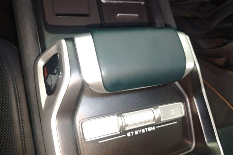 Used Deepal G318 2025 Worry-Free Adventure Edition Four-Wheel Drive Secret Realm Version Gear Lever