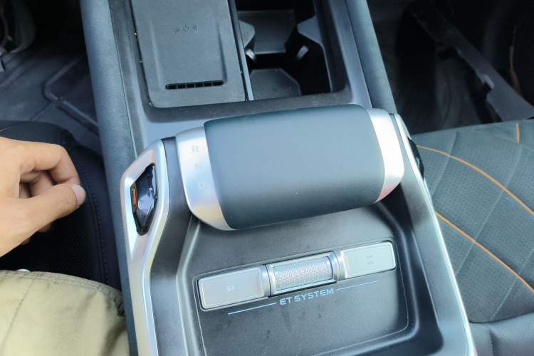 Used Deepal G318 2025 Worry-Free Adventure Edition Four-Wheel Drive Secret Realm Version Gear Lever