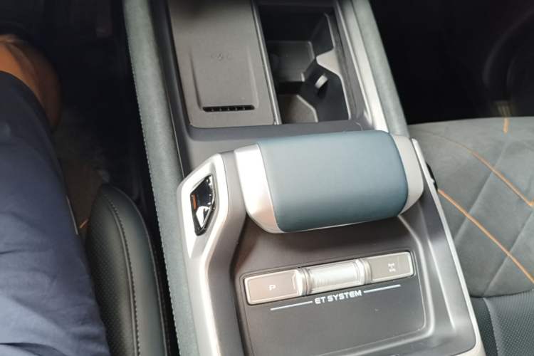 Used Deepal G318 2025 Worry-Free Cross-Country Edition Four-Wheel Drive Distant Mountains Version Gear Lever