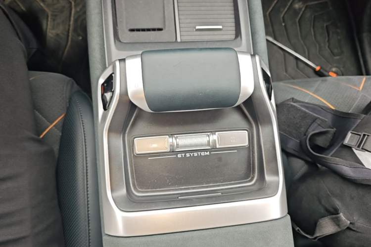 Used Deepal G318 2025 Worry-Free Adventure Edition Four-Wheel Drive Secret Realm Version Gear Lever