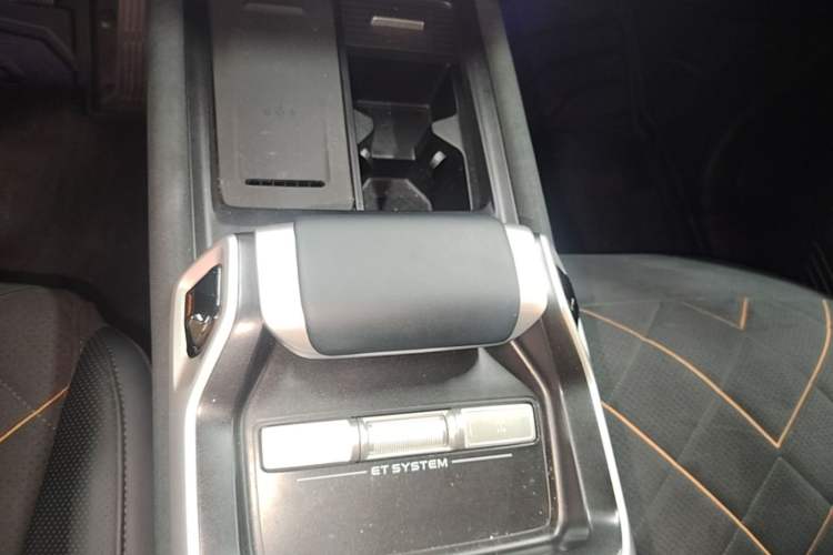 Used Deepal G318 2025 Worry-Free Adventure Edition Four-Wheel Drive Secret Realm Version Gear Lever
