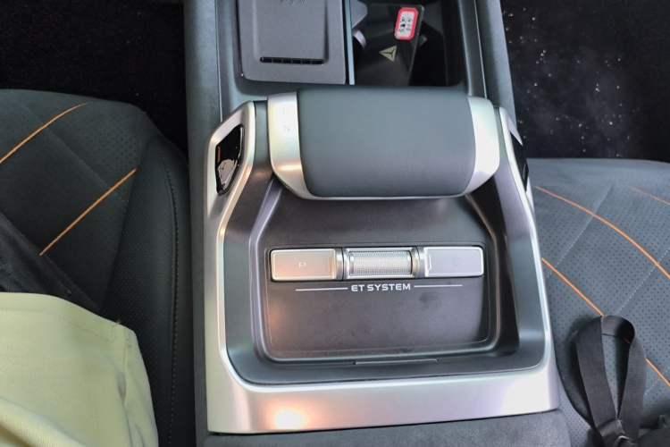 Used Deepal G318 2025 Worry-Free Adventure Edition Four-Wheel Drive Secret Realm Version Gear Lever