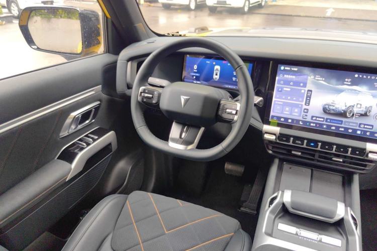 Used Deepal G318 2025 Worry-Free Adventure Edition Four-Wheel Drive Secret Realm Version Interior 1