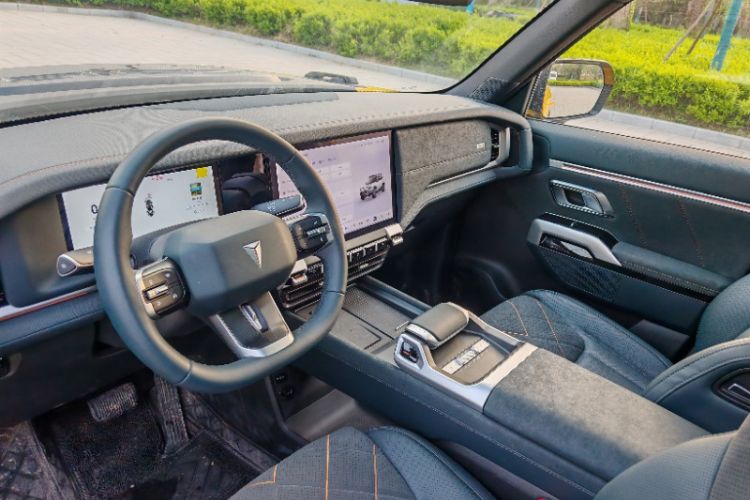 Used Deepal G318 2025 Worry-Free Cross-Country Edition Four-Wheel Drive Distant Mountains Version Interior 1