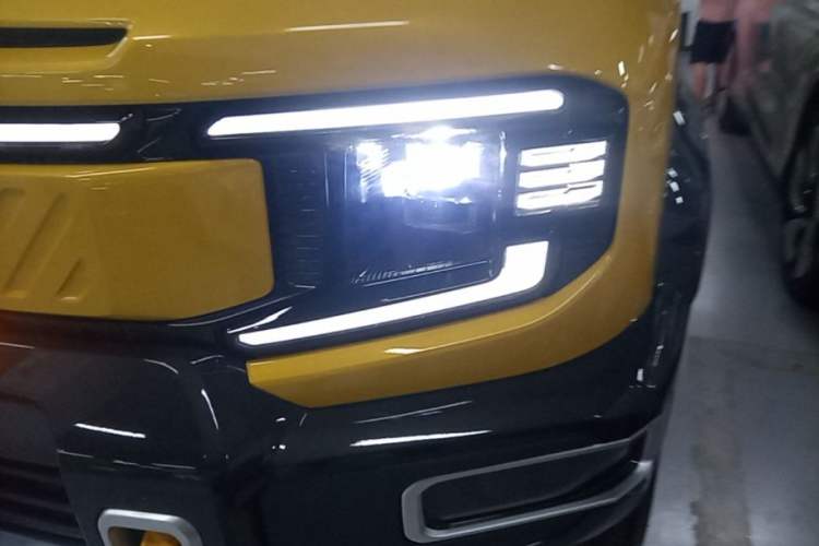 Used Deepal G318 2025 Worry-Free Adventure Edition Four-Wheel Drive Secret Realm Version Left Front Headlight