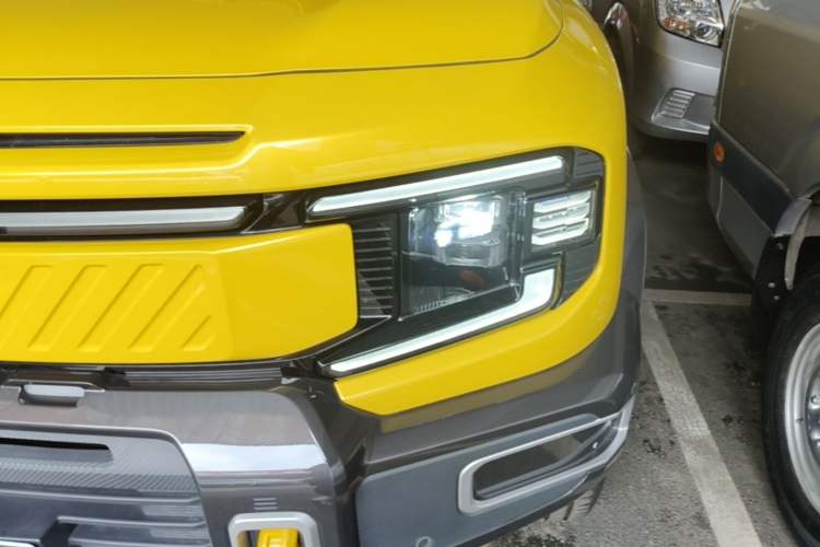 Used Deepal G318 2025 Worry-Free Adventure Edition Four-Wheel Drive Secret Realm Version Left Front Headlight