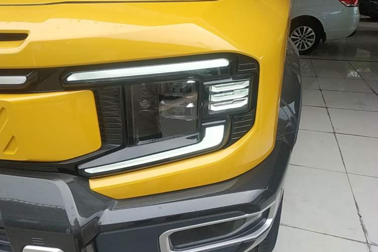 Used Deepal G318 2025 Worry-Free Adventure Edition Four-Wheel Drive Secret Realm Version Left Front Headlight