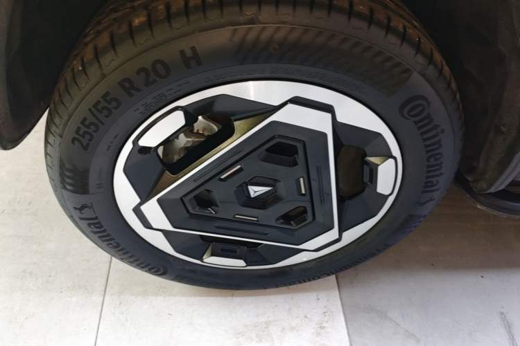 Used Deepal G318 2025 Worry-Free Adventure Edition Four-Wheel Drive Secret Realm Version Left Front Wheel Hub