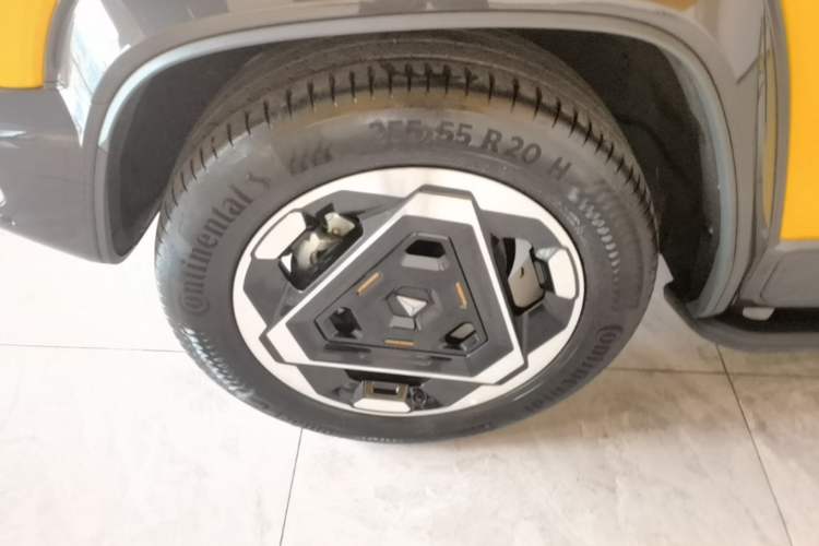 Used Deepal G318 2025 Worry-Free Adventure Edition Four-Wheel Drive Secret Realm Version Left Front Wheel Hub