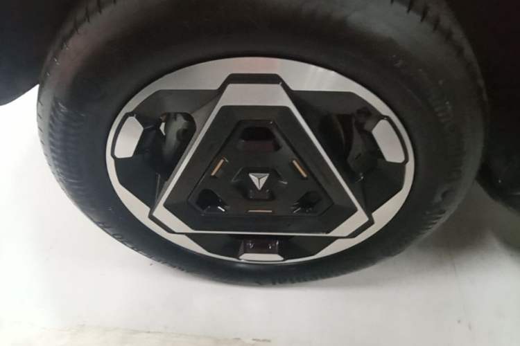 Used Deepal G318 2025 Worry-Free Adventure Edition Four-Wheel Drive Secret Realm Version Left Front Wheel Hub