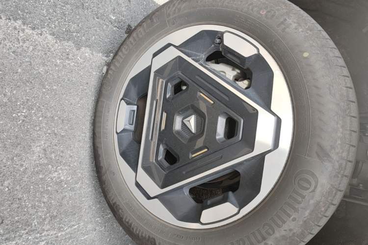 Used Deepal G318 2025 Worry-Free Adventure Edition Four-Wheel Drive Secret Realm Version Left Front Wheel Hub