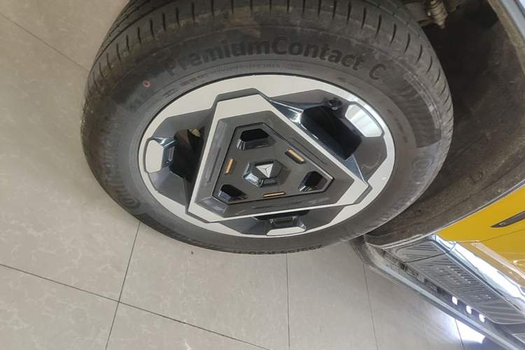 Used Deepal G318 2025 Worry-Free Adventure Edition Four-Wheel Drive Secret Realm Version Left Front Wheel Hub