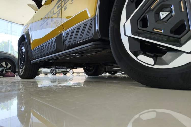 Used Deepal G318 2025 Worry-Free Adventure Edition Four-Wheel Drive Secret Realm Version Left Side Sill