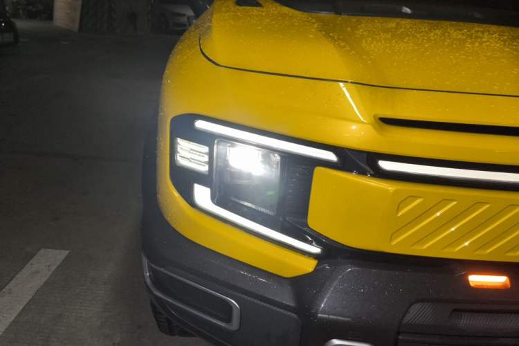 Used Deepal G318 2025 Worry-Free Adventure Edition Four-Wheel Drive Secret Realm Version Right Front Headlight