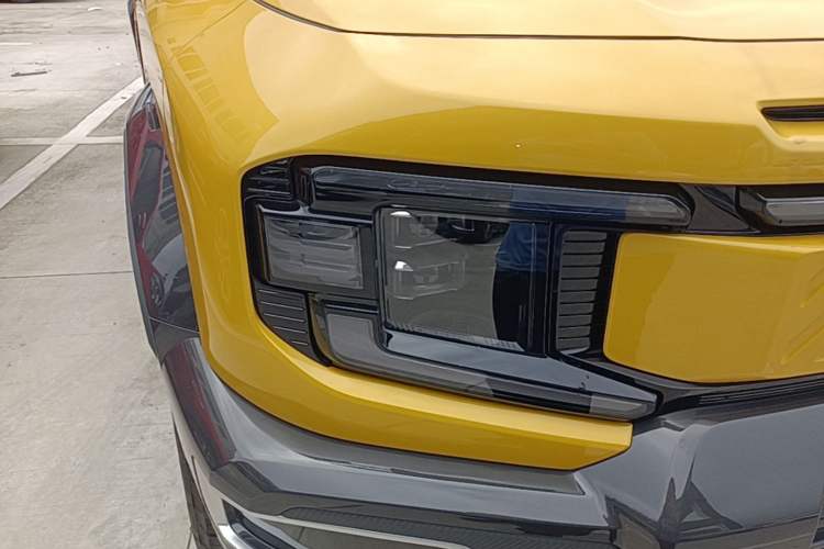 Used Deepal G318 2025 Worry-Free Adventure Edition Four-Wheel Drive Secret Realm Version Right Front Headlight