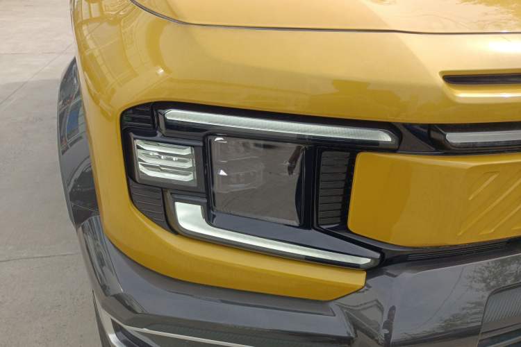 Used Deepal G318 2025 Worry-Free Adventure Edition Four-Wheel Drive Secret Realm Version Right Front Headlight