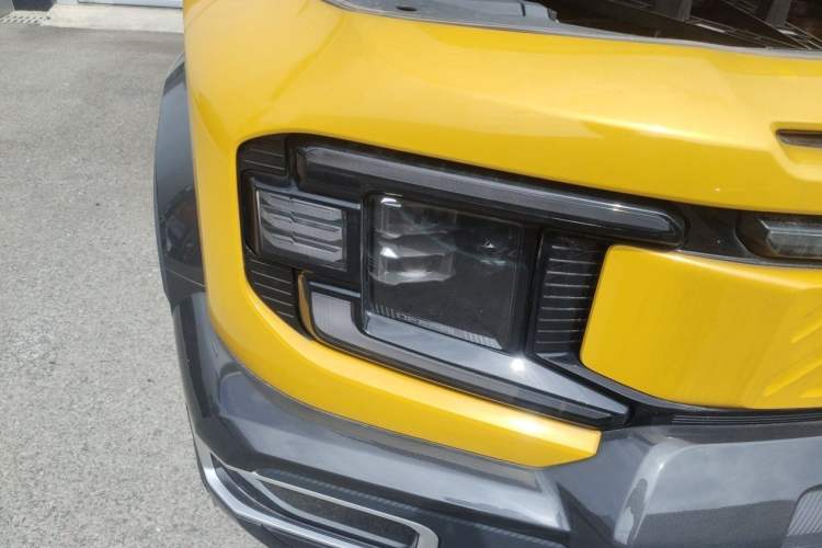 Used Deepal G318 2025 Worry-Free Adventure Edition Four-Wheel Drive Secret Realm Version Right Front Headlight