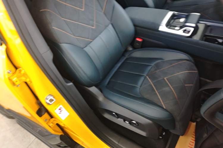 Used Deepal G318 2025 Worry-Free Adventure Edition Four-Wheel Drive Secret Realm Version Right Front Seat