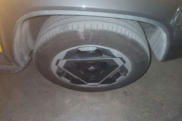 Used Deepal G318 2025 Worry-Free Adventure Edition Four-Wheel Drive Secret Realm Version Right Front Wheel Hub